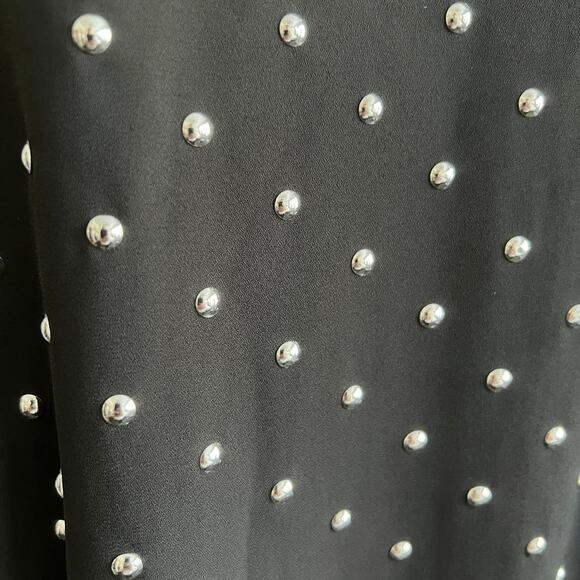 Express Studded V-Neck Tank Camisole Keyhole Back Black Sleeveless Blouse M NWT - Picture 2 of 8